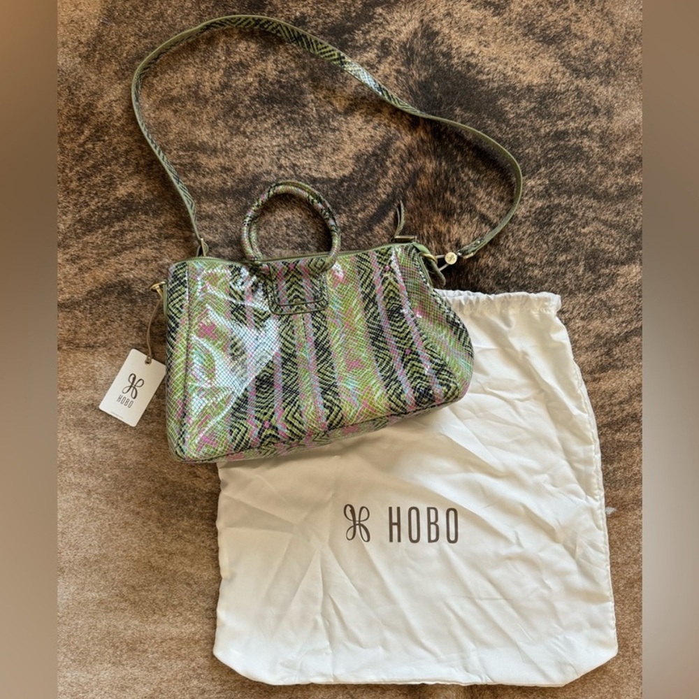 Hobo Medium Sheila Satchel